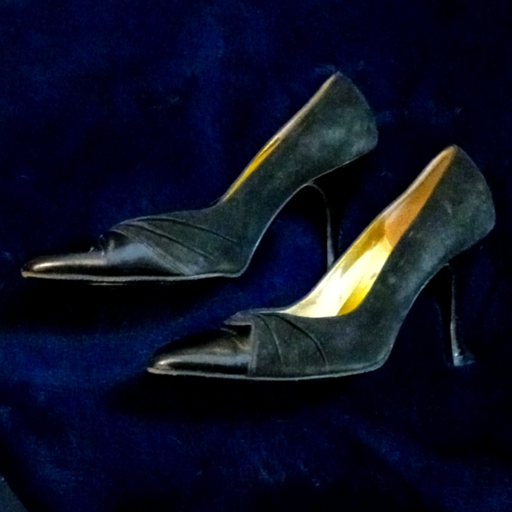 Bruno Magli. Couture Italian leather heels. 7.5M